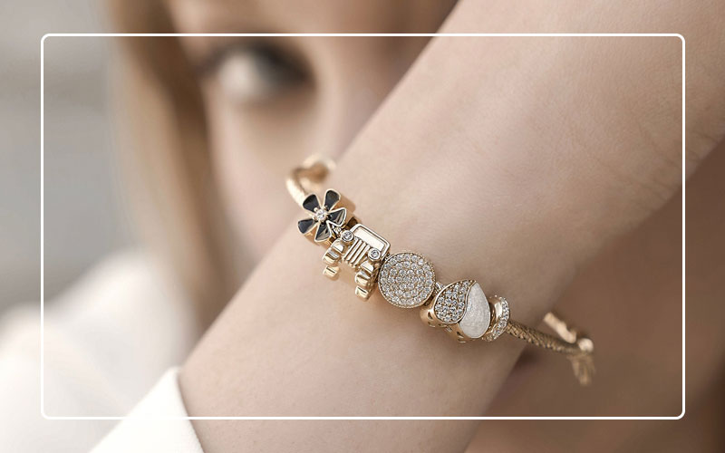 Pandora cuff bracelets and special models for collections